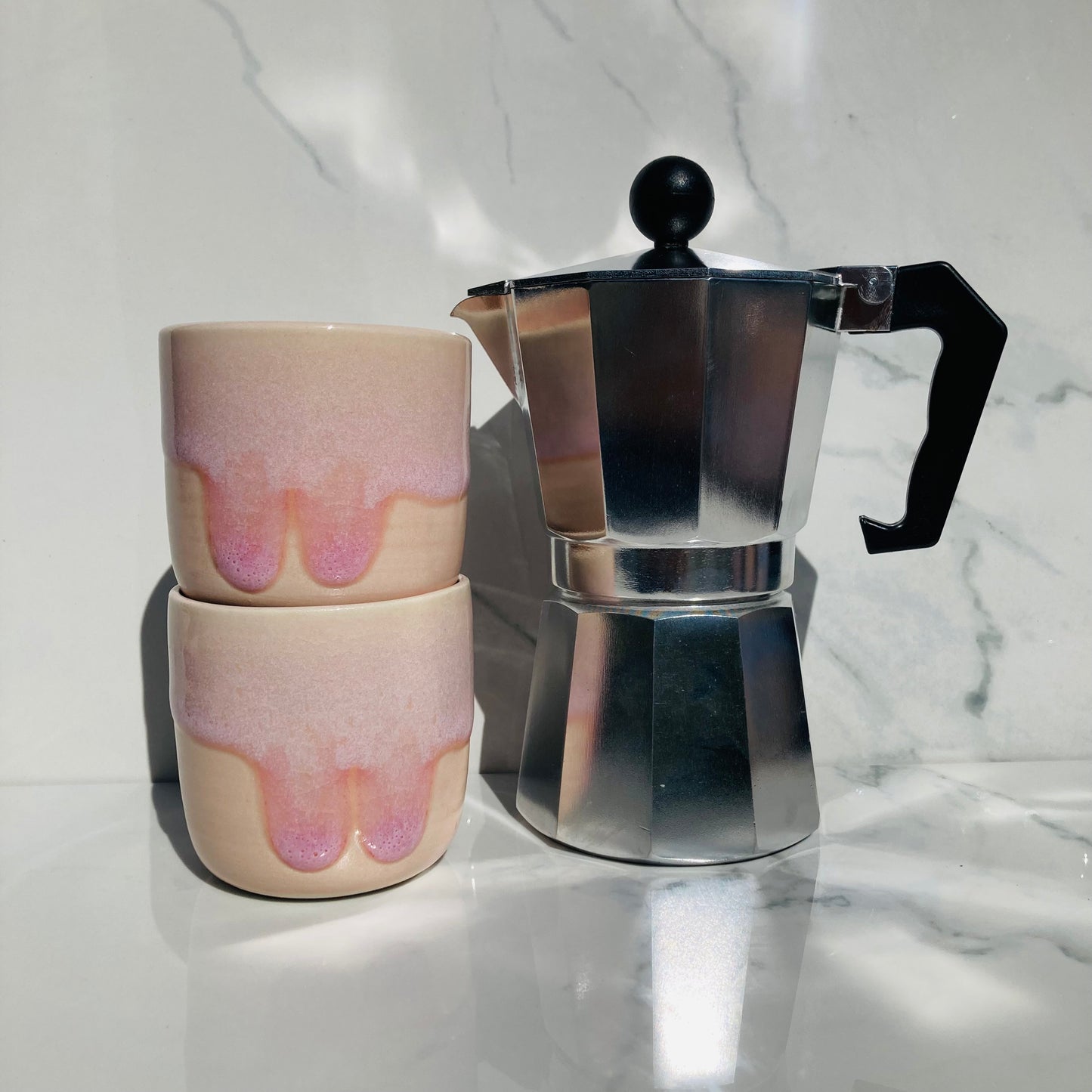 Stackable eco-friendly ceramic coffee cup with rounded edges