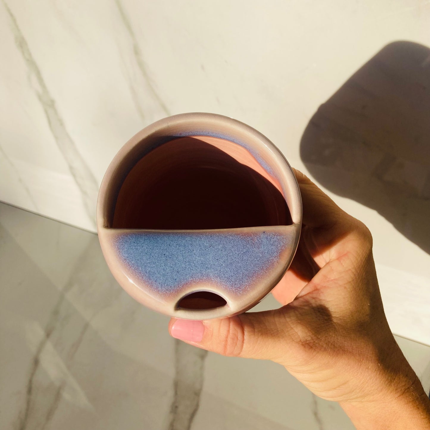 Ceramic travel mug that is easy to clean and durable 